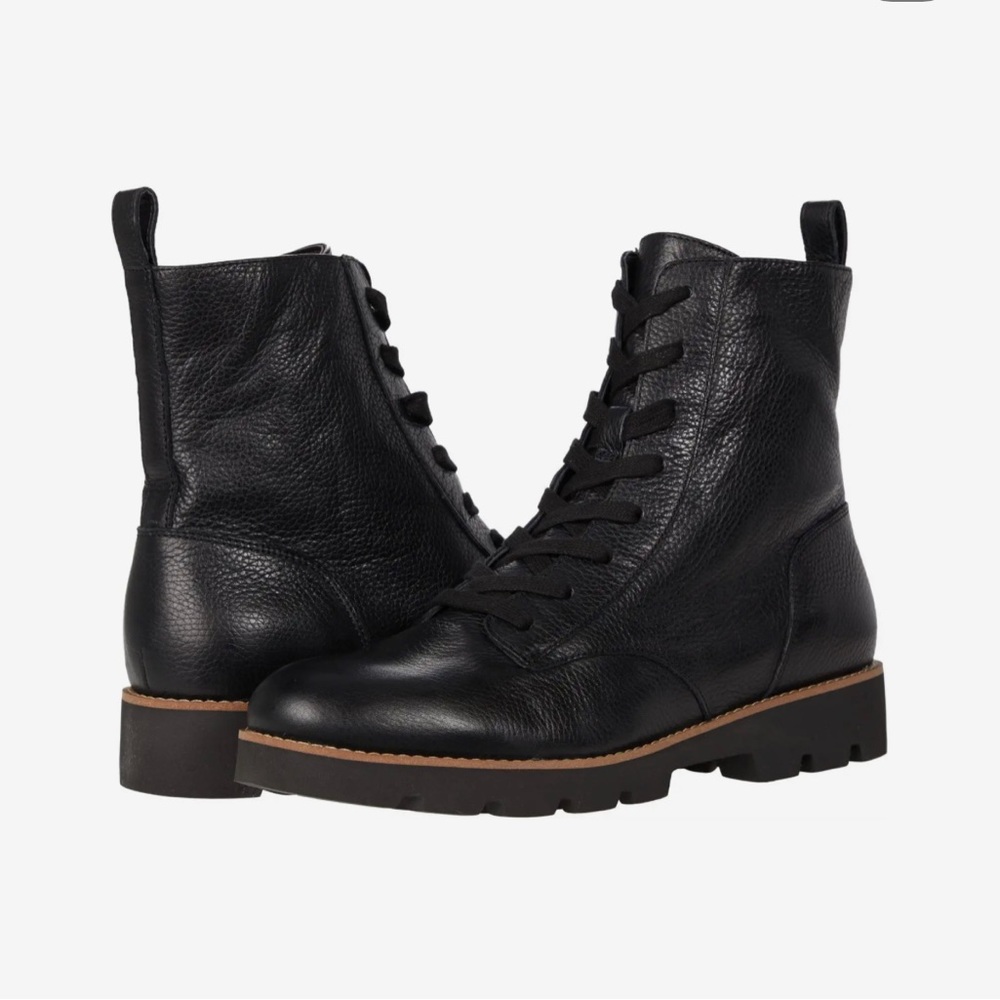 Vionic Lani pebbled leather combat boot